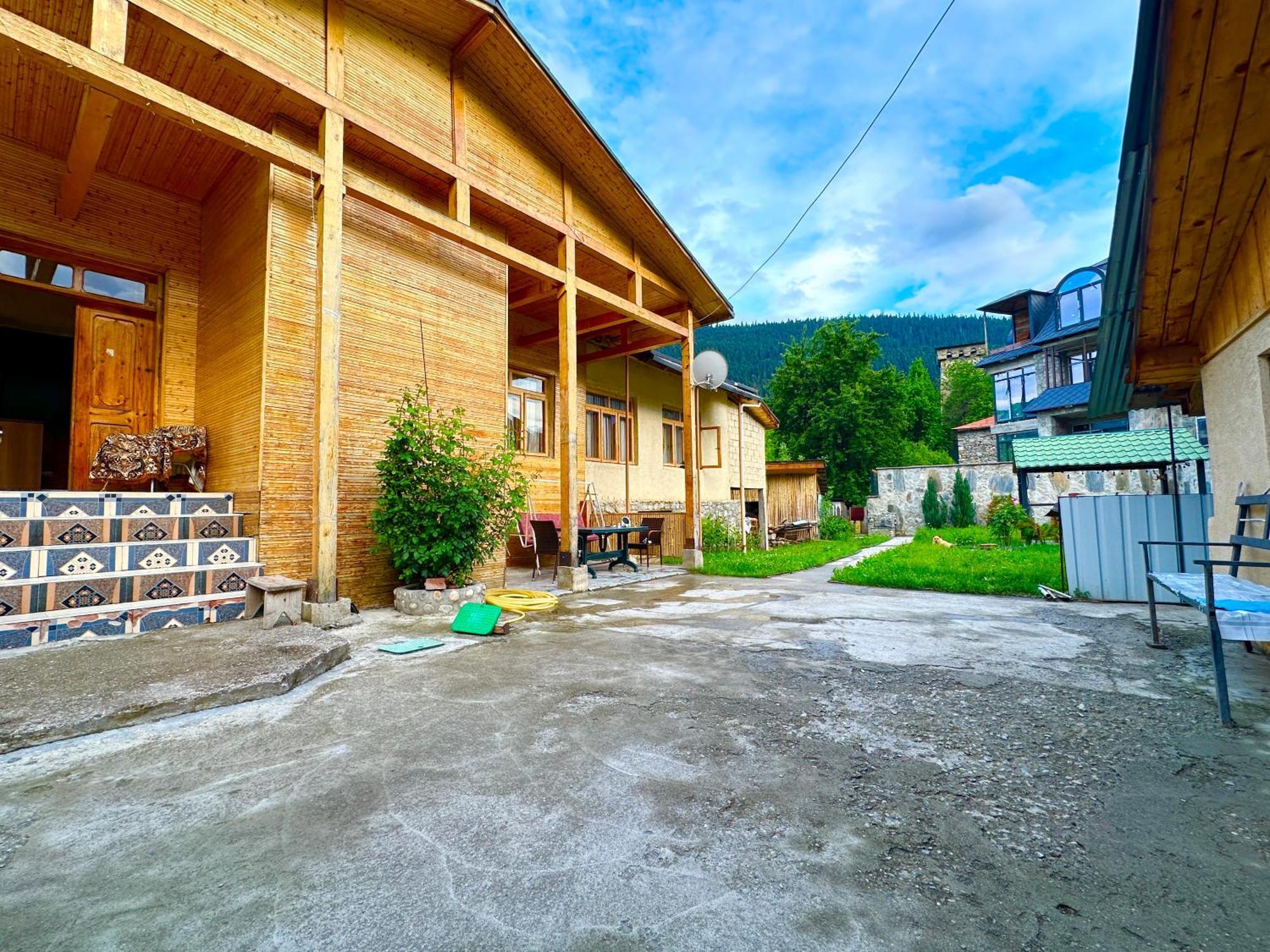 Mziuri Guest House 메스티아 외부 사진