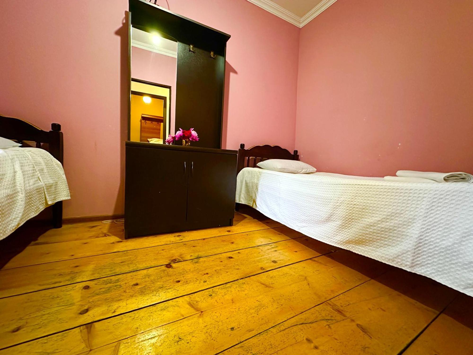 Mziuri Guest House 메스티아 외부 사진