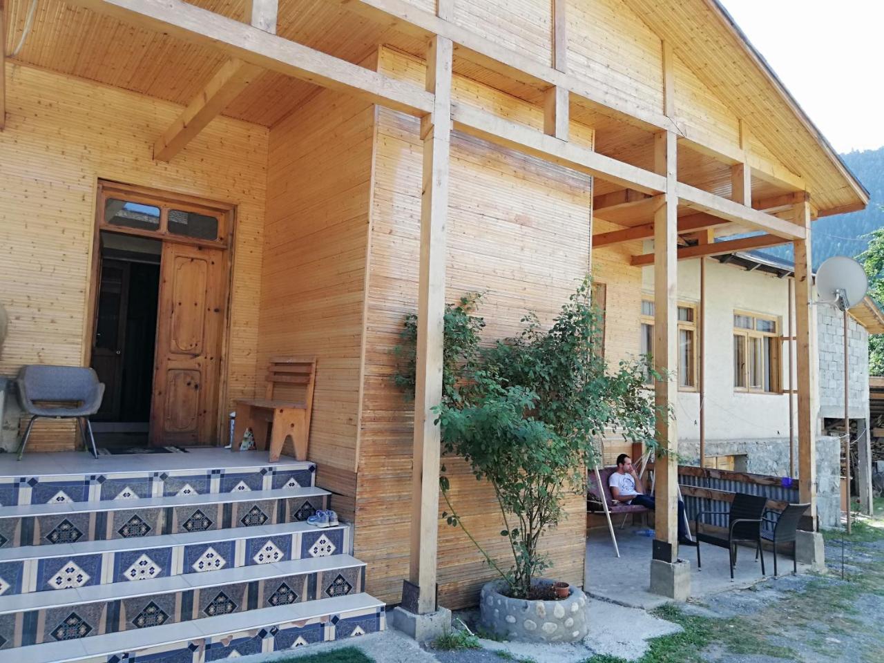 Mziuri Guest House 메스티아 외부 사진
